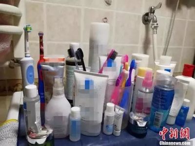 廁所被老婆的化妝品塞滿！網(wǎng)友神評引爆笑點(diǎn)